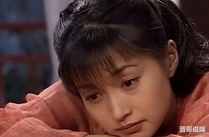 她被誉为最美郭襄,爆红却患精神病,嫁给外国人,50多岁住在山上