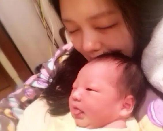 多处细节佐证大S韩国产子,具俊晔笑合不拢嘴,霖霖玥玥恐将失宠