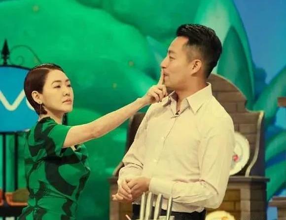 小S|小S新年开始就爆出3个瓜,悲喜两重天,被吐槽“铜臭味”太浓