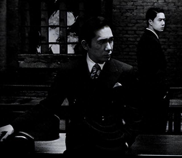 美男？假的！4位靠角色滤镜成男神的演员，颜值个个都经不起推敲