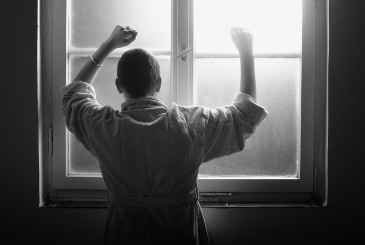 中美医疗差距有多大?作家赴美抗癌十年:卖掉一套房,花费数百万