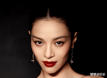 冯小刚支持她,成龙支持她,洪金宝支持她,凭什么她就能得到所有人的青睐?