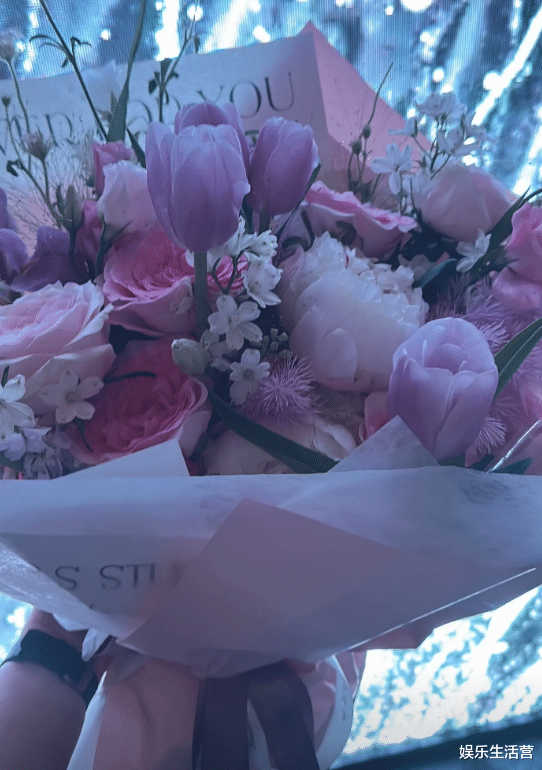 |王诗龄母亲节为李湘送花,晒童年照秀黄金豪宅,李湘被曝还有孩子