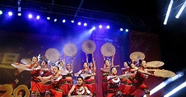 央视国庆节晚会阵容曝光,实力唱将成主流,仅有4位流量加入!