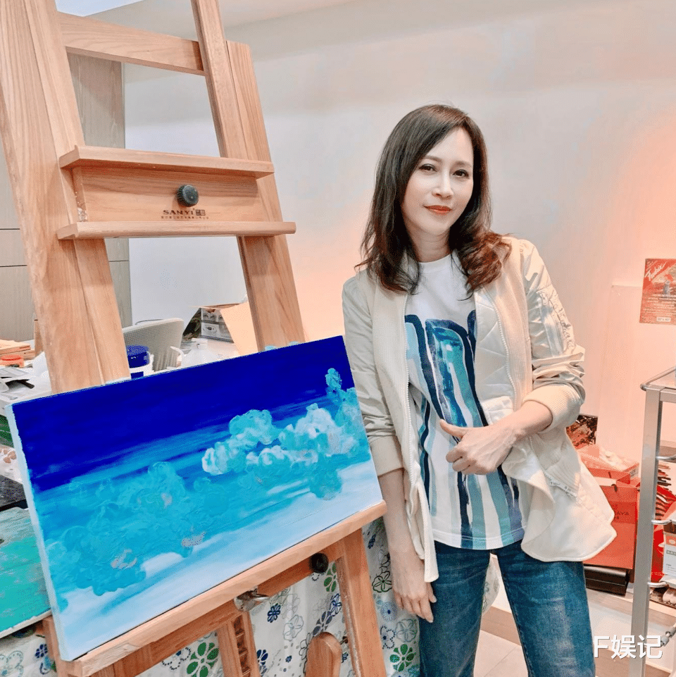 大S|顾纪筠晒和身为TVB艺人的继子合影像姐弟 嫁给富豪老公过阔太生活