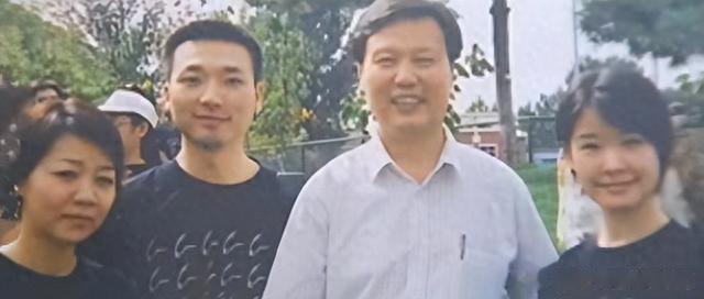 5对丁克的明星,4对还在坚持,却有1对丈夫偷偷和别人搞出了娃!