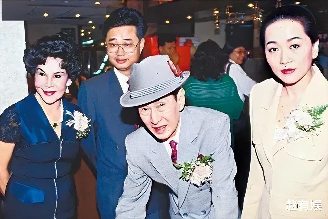 同时拥有3个老婆，每人每月50万零花钱，一周轮流陪2天剩一天休息