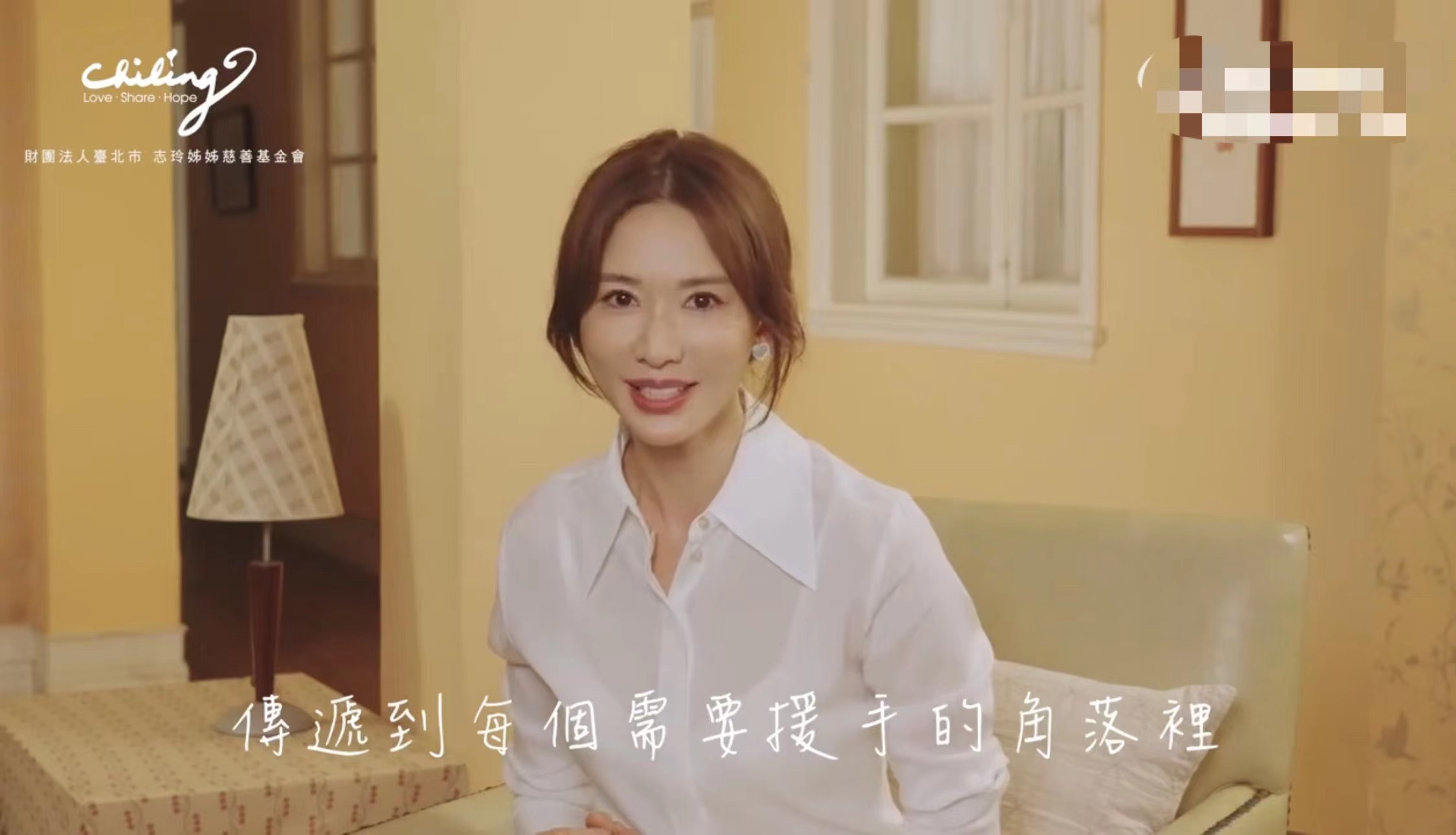 林志玲|林志玲家暴风波后生图曝出!满脸痘印,瘦成大头娃娃