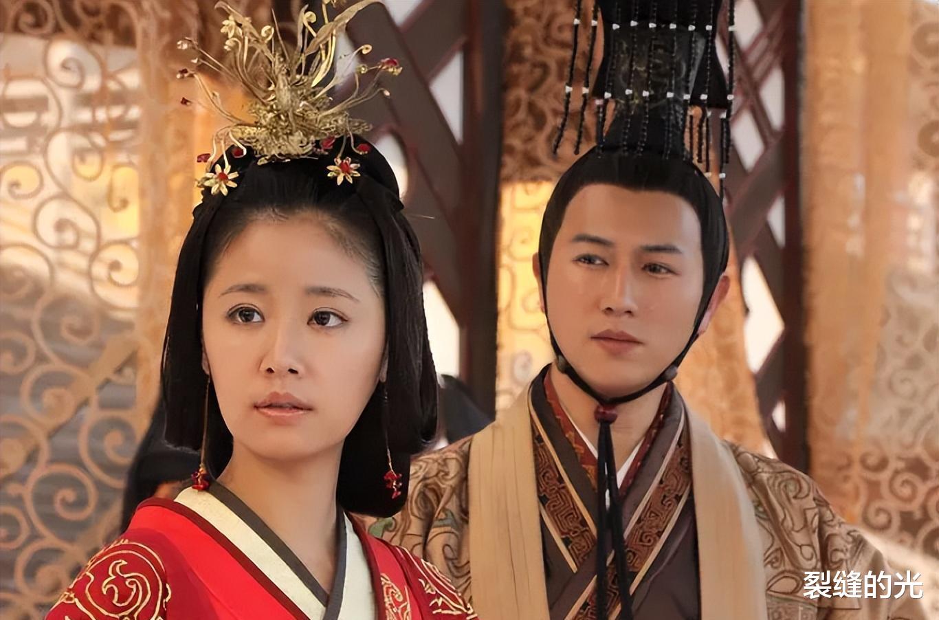 |45岁陈键锋加拿大被偶遇！身材发福胡子拉碴变化大，被嘲像个老头