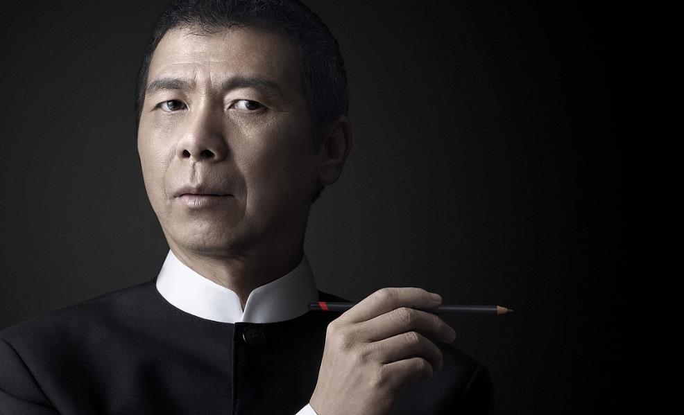 冯小刚直言：她太能装了，一辈子都别想红！更别提拿奖了！