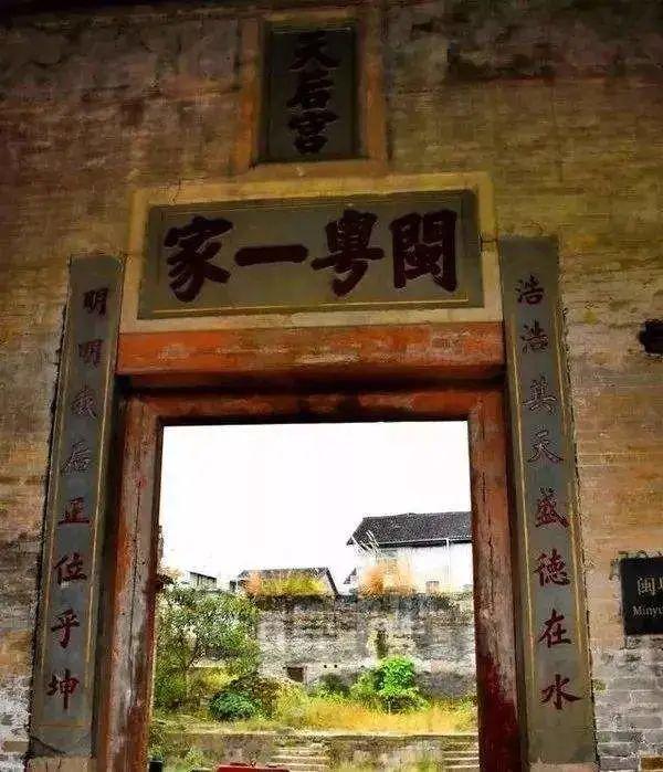 古镇|中国唯一的水上古城，进镇只能坐船，400多年历史，堪比江南水乡