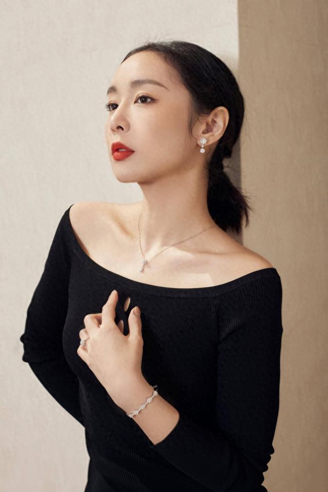 “一夜爆红”到“打回原形”,高叶只用半年,终是步了张小斐后尘