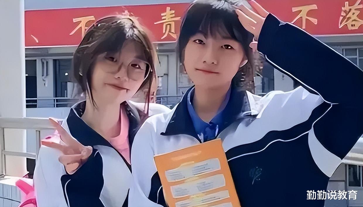 发型 “水母头”配马面裙有多绝？小学生引领时尚潮流，家长：这好看吗