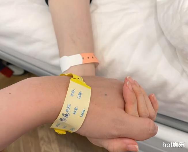 40岁沈涛官宣得子，入行16年，圈内无一人祝福，王牌家族集体沉默