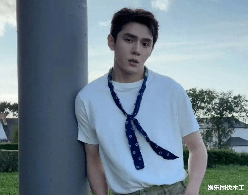 曝李佳琦佣金被扒高达100%,收入曝光日赚508w,三年前买过亿豪宅