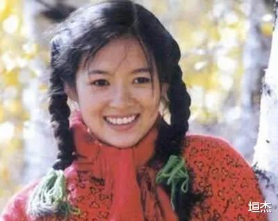 李沁|同样是演“村花”，把李沁、吴玉芳、章子怡放一块，差距就出来了