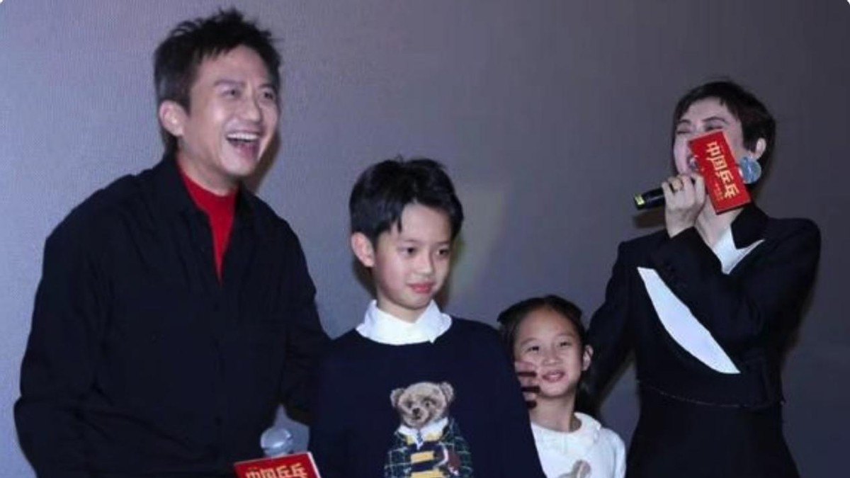 有种“上镜脸”叫孙俪儿子，真人干瘪太瘦，《繁华》里艳光四射，反差大