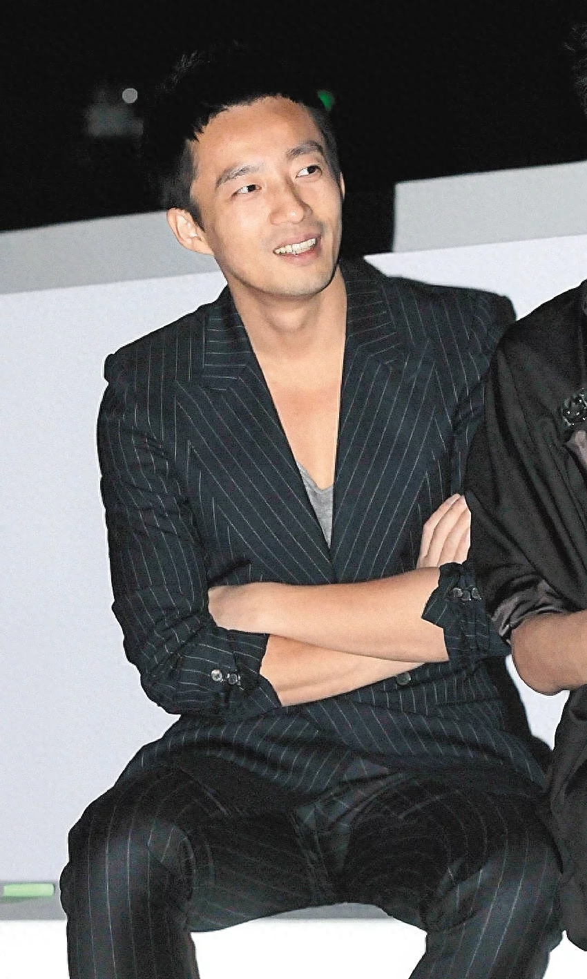 汪小菲直播亲口承认还爱大S，又称光头跑了，望与前妻复婚照顾她