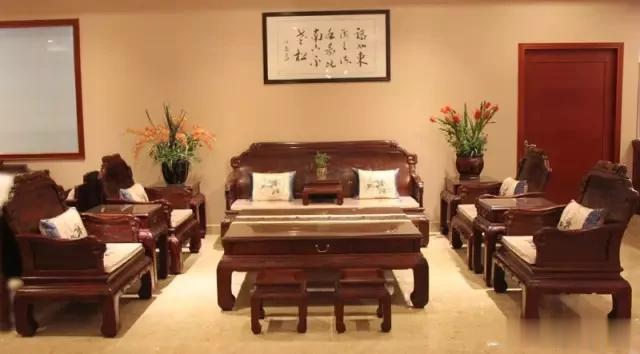 |媲美黄花梨?巧夺天工的奥氏黄檀