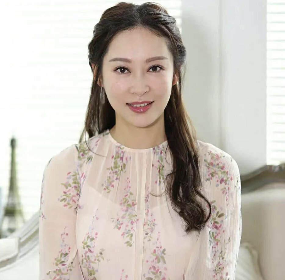 杨卓娜|疑被家暴?杨卓娜带伤出外景面色憔悴,凭自己努力成为自己的标签