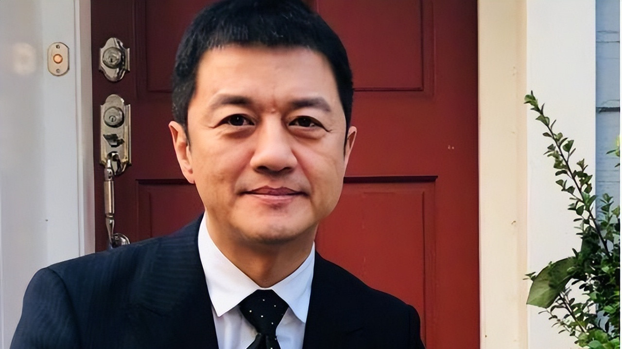 李亚鹏|从一个坑跳进另一个坑，李亚鹏宣布进入电动车领域，已投资八个亿