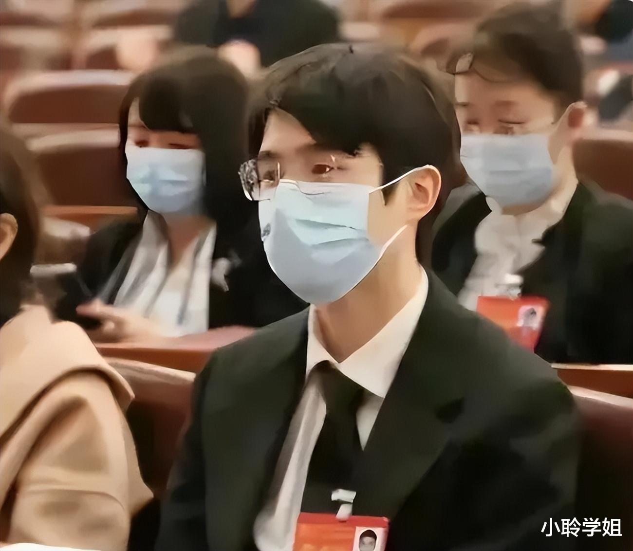 关晓彤考编成功,鹿晗三进三出仍在努力?背后原因普通人想不到