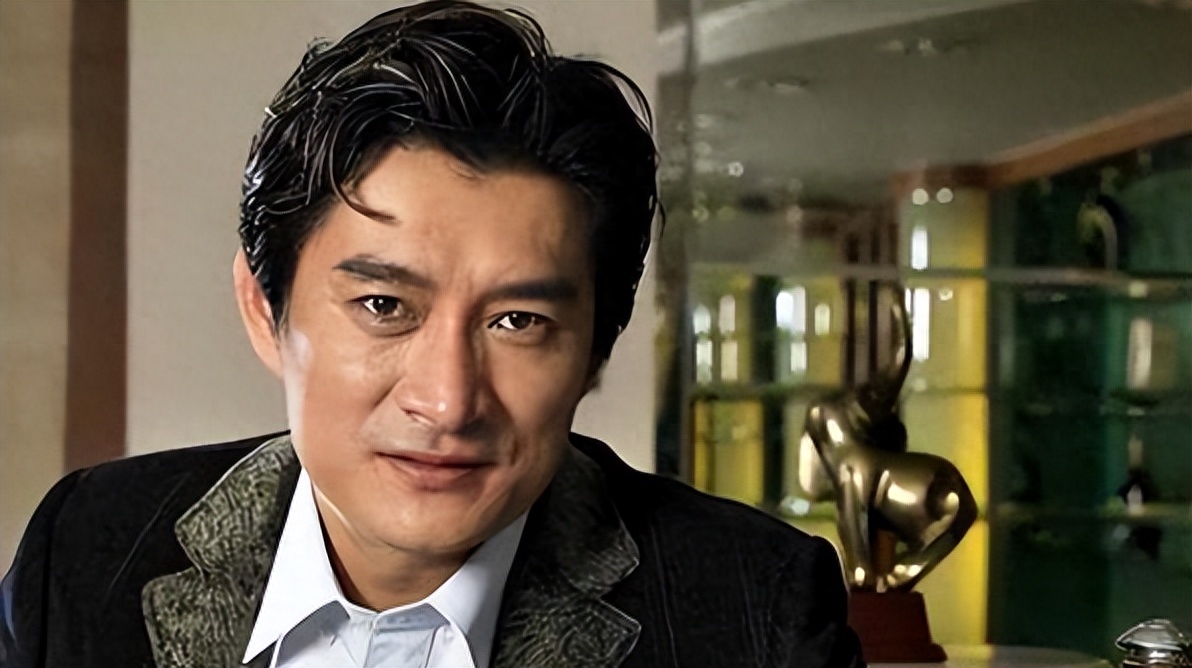 歌手黄安晒出与蔡英文结婚照,网友纷纷表示:为中国的统一而结婚