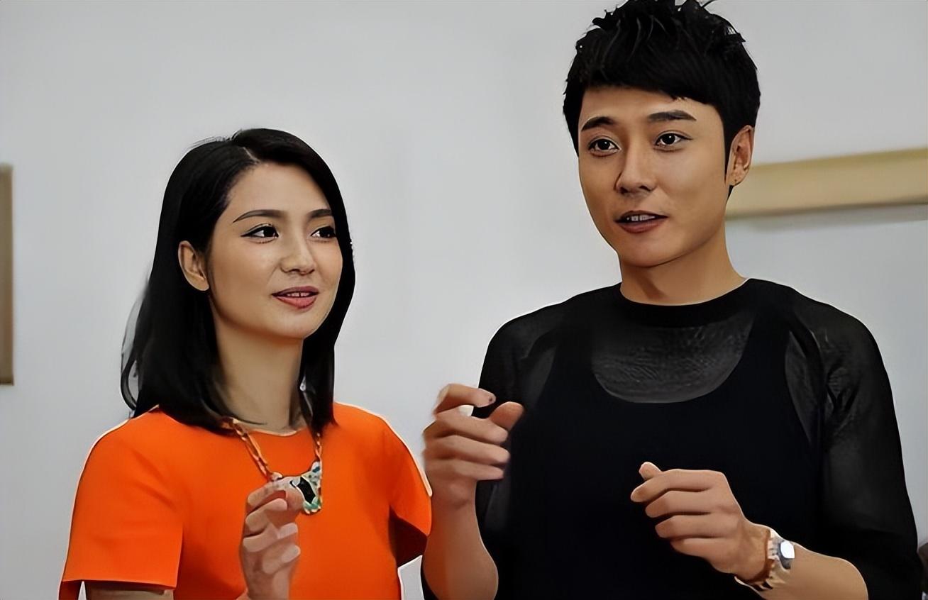 洪欣张丹峰否认离婚后直播,吃烤肉甜蜜投喂,果然感情是吵出来的