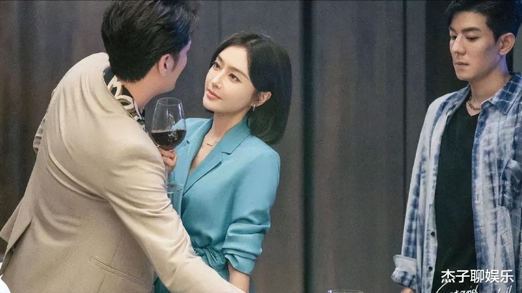 事实证明,43岁的秦岚已经走进了一个“怪圈”,郝蕾全说对了