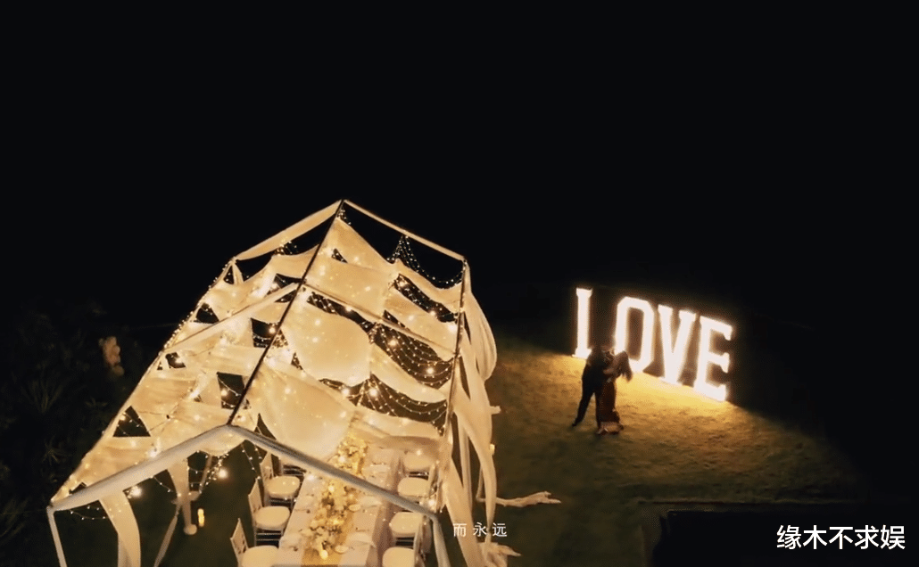 吴亦凡前女友官宣订婚!小腹隆起疑怀孕,千万钻戒曝男方富庶家境