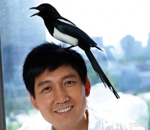 原来他早已离世！与德国妻子恩爱23年，混血女儿貌美如花