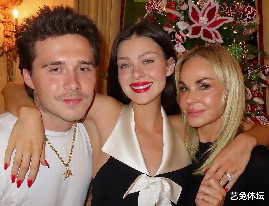 贝克汉姆全家晒照，儿子“倒插门”的地位展现的淋漓尽致