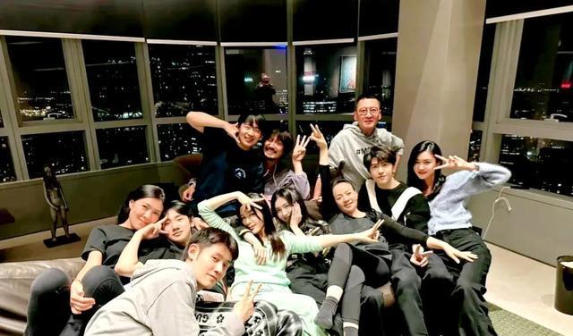 宋丹丹举办私密聚会,汪苏泷躺苏芒怀里,郭麒麟搞笑郑恺引争议