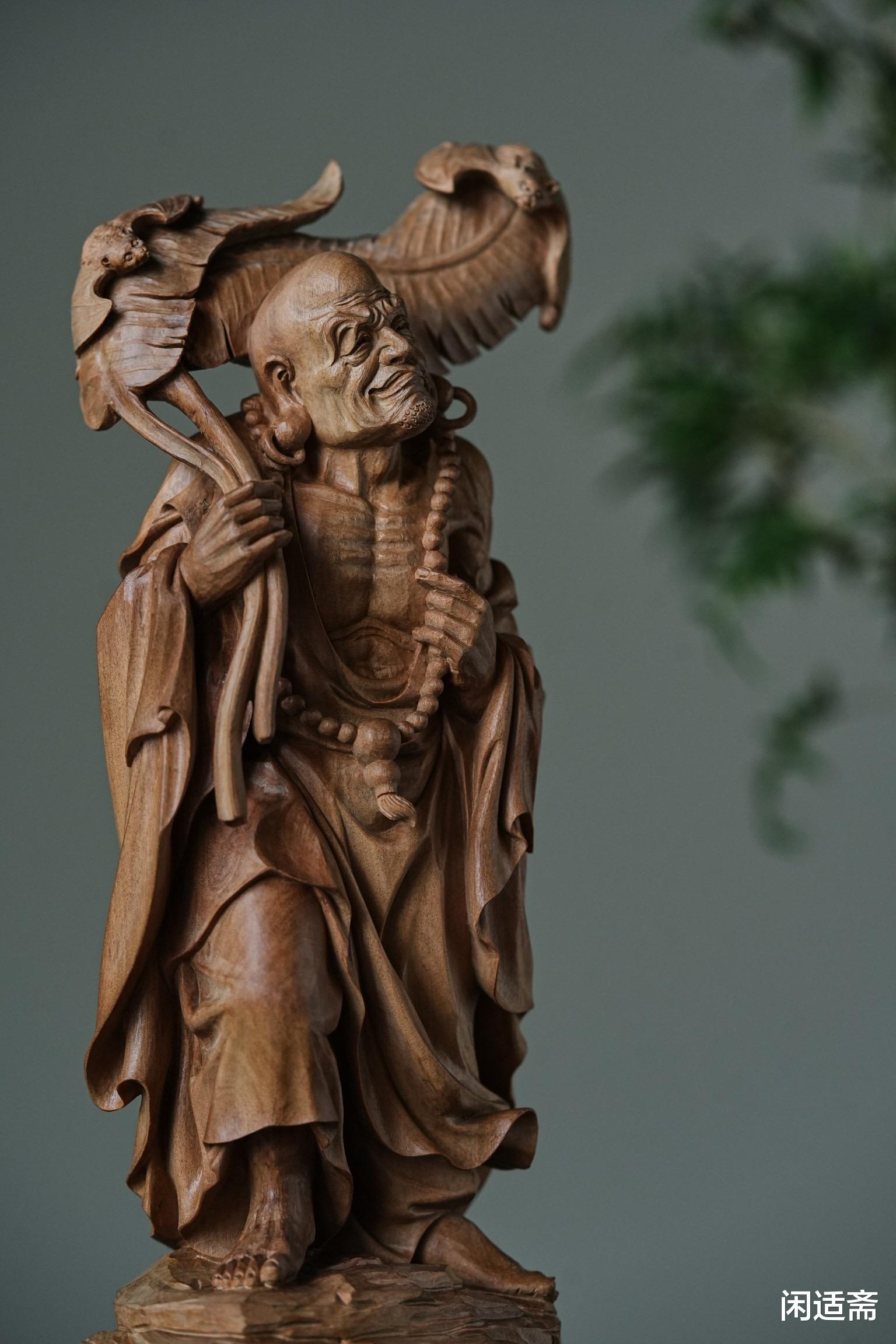 陈赏珍品,老山檀香木雕,芭蕉罗汉