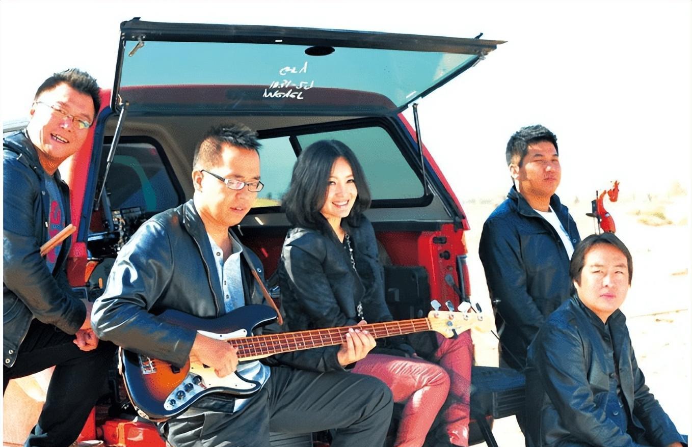 她连登5次春晚,却因为跟恩师同居怀孕,星途尽毁,55岁没人敢娶