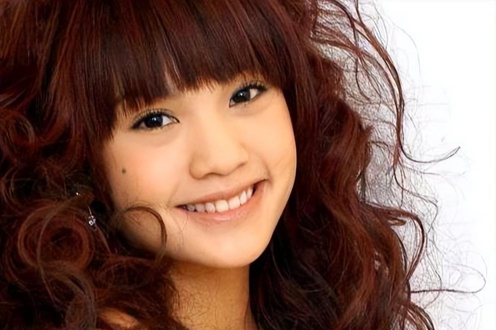 这一次,背后有再大的靠山也救不了她的“无脑发言”