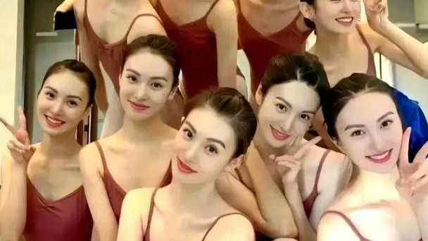 许家印的“后宫佳丽”，能歌善舞，愿“献身艺术”