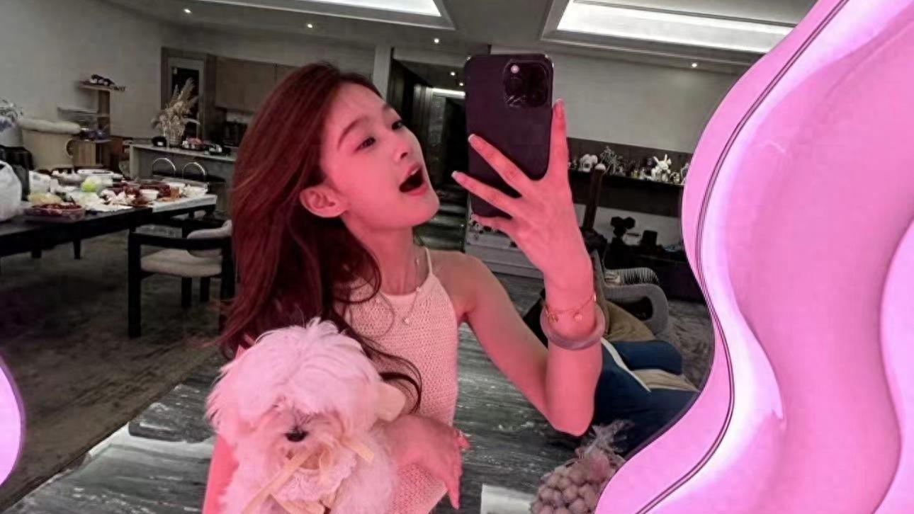 王思聪晒出泡妞聊天记录：我就喜欢你穿这个，女主回了这两个字！