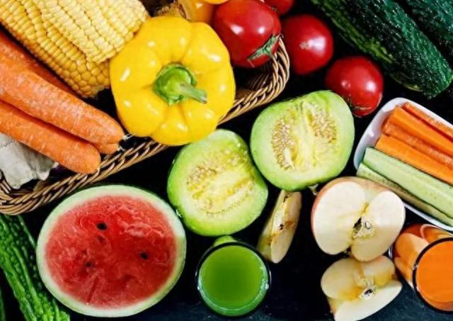 鼻毛总“窜”出来的男人,暗示了什么?为何鼻毛会变白?