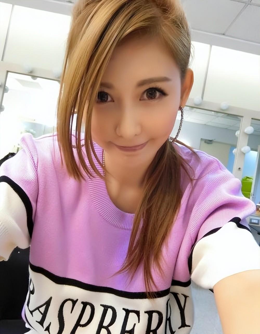 王冠|主持人简恺乐:能嫁给丈夫是我的幸运!他很大度不嫌弃我的过去