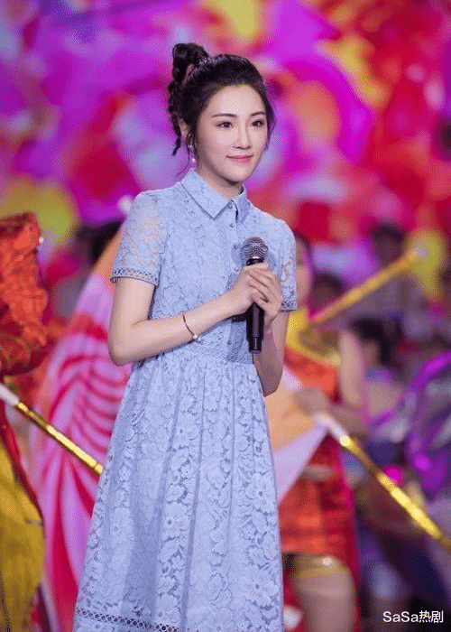 广东体育频道美女张可盈,不仅人美腿长声音嗲,而且极其敬业