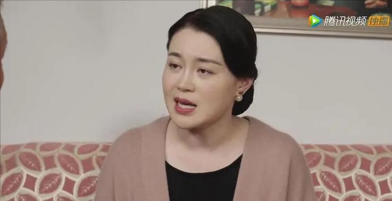 伊能静|关婷娜：傲人的身材和恩师赵本山，是我现在最难逾越的标签！