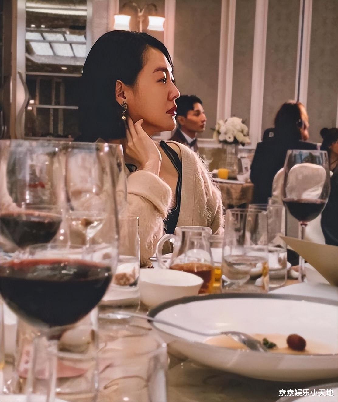 小S|小S参加同性婚礼落泪,绯闻“唐老师”再一次和她做热舞表情