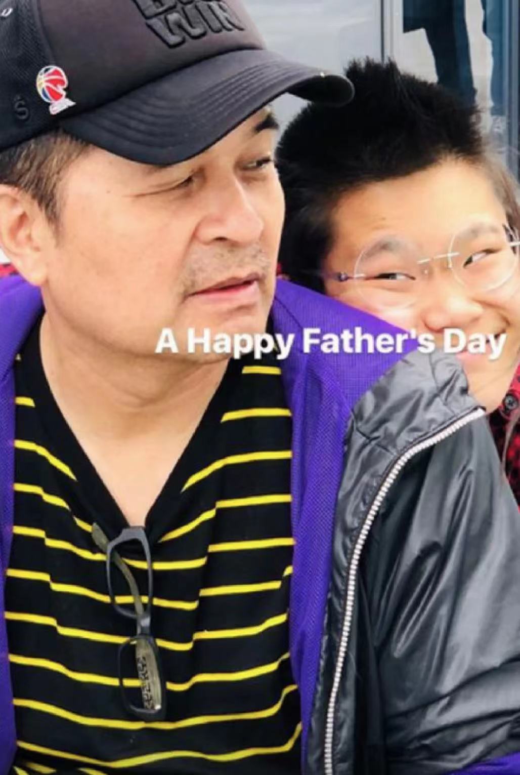 毕凌|毕福剑女儿长居国外曝近照!爆炸头身材壮硕,撞脸张嘎似女汉子