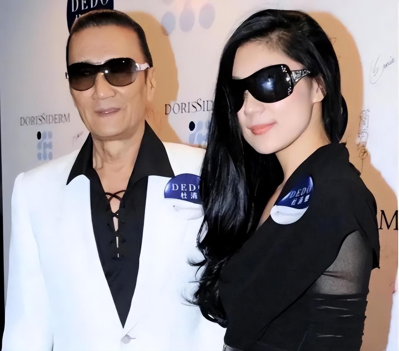 被谢贤养了12年,用青春换来2000万,如今36岁的CoCo怎么样了?