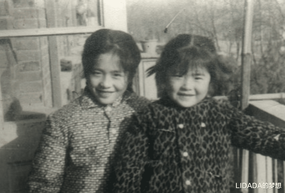 跟著名导演离婚29年后，再看她的人生真是好飒，今61岁无儿无女