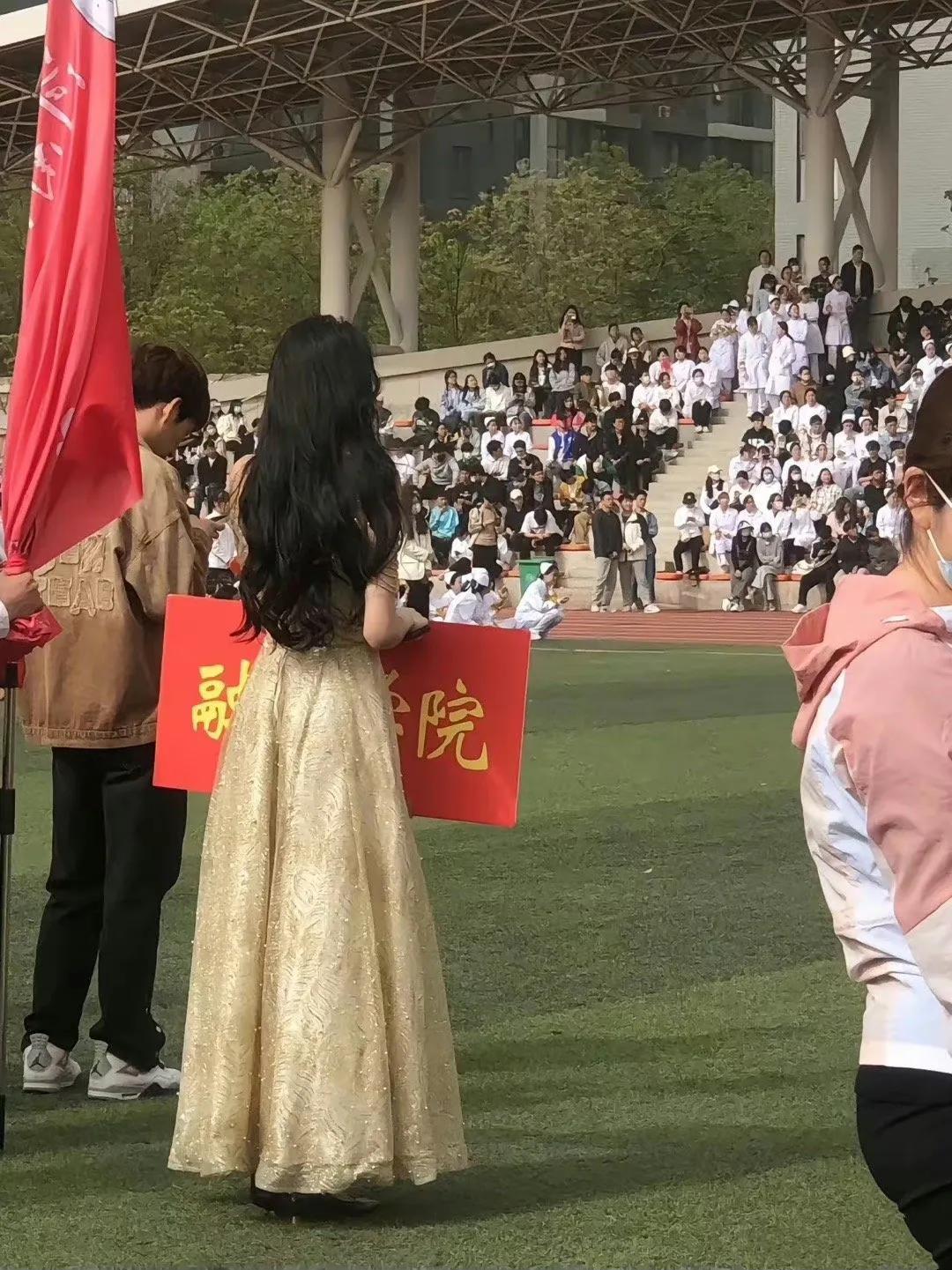 小美人鱼|某融媒学院“女孩9张照片意外流出”身材颜值不输一线女星