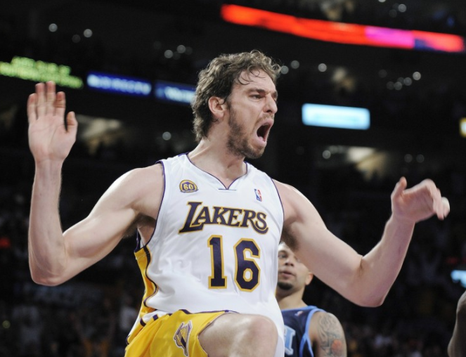 招聘|23年职业生涯,7年紫金时光!场均17.7+9.9,科比最好的搭档