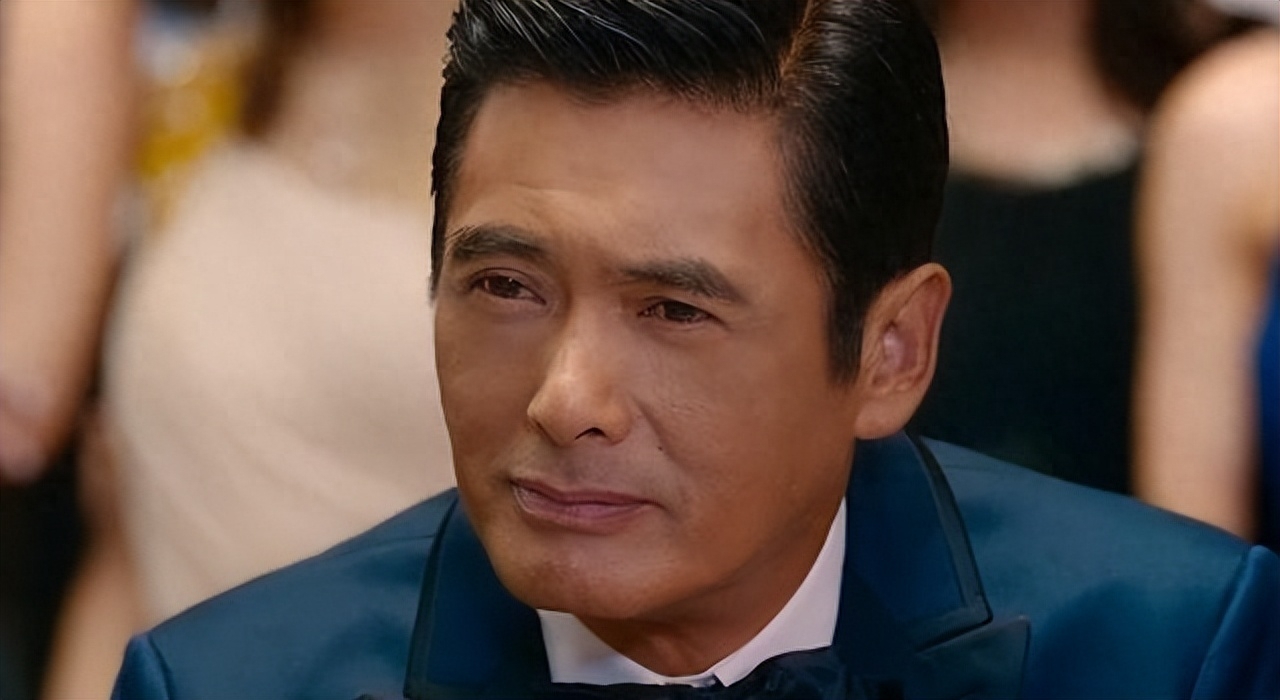 暴打女演员、耍大牌、骚扰女星,回看周润发的罪恶之路