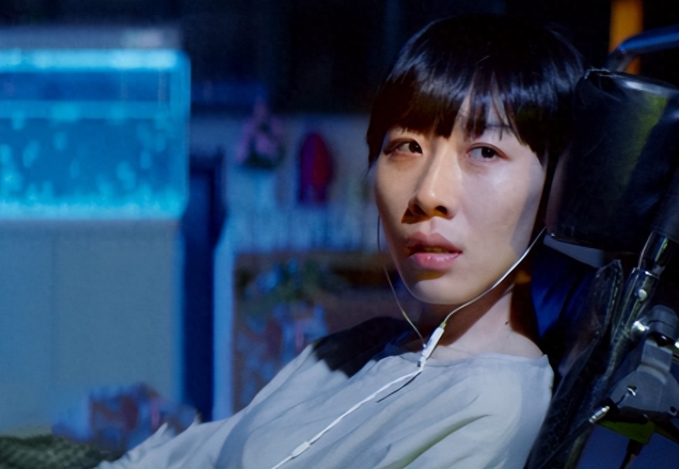 又丑又性感的任素汐：上半身是平凡，下半身是幻想！